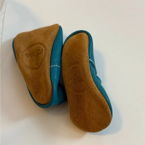 Size 6 mon petit shoes (peacock? ). - Picture 3 of 4